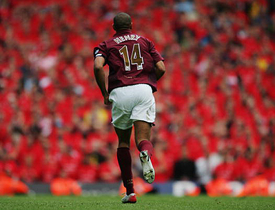 优势尽显！穆雷生涯对阵布克战绩为18胜2负（穆雷压制布克：生涯交手18胜2负）