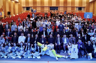拉斯维加斯见！魔术&尼克斯率先晋级会师半决赛（魔术与尼克斯率先晋级，半决赛拉斯维加斯相会）