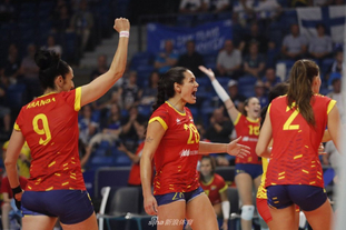 申花官方庆生海报出现低级翻译错误，将32nd写成32th（申花官微庆生海报翻译出错：32nd被写成32th）