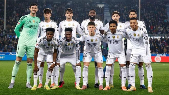 4-0横扫！意甲榜首易主，国米挤掉米兰，法布雷加斯惨败（4-0大胜！意甲领头羊易位，国米力压米兰，法布雷加斯遭惨败）